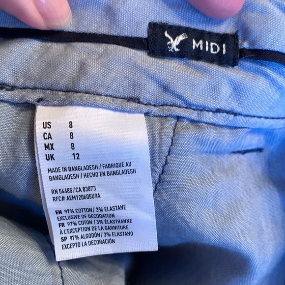 American Eagle size 8 midi blue stretch cotton twill 5.5” shorts 4 pockets EUC - Picture 7 of 7